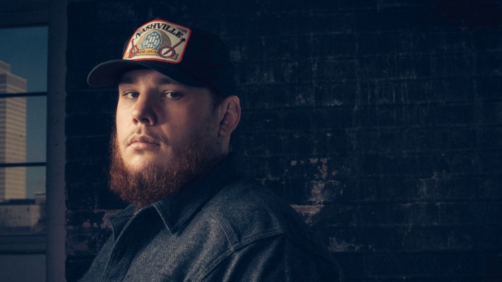 Luke Combs. Desktop wallpaper