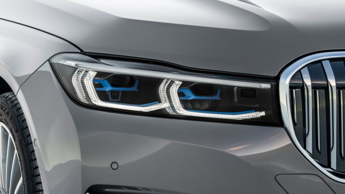 BMW 750Li 2020. Desktop wallpaper