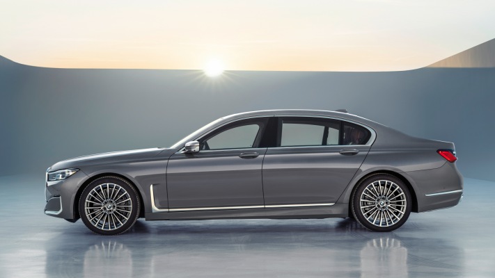BMW 750Li 2020. Desktop wallpaper
