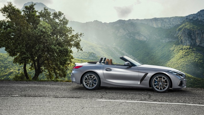 BMW Z4 M40i Roadster 2019. Desktop wallpaper