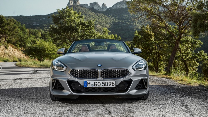 BMW Z4 M40i Roadster 2019. Desktop wallpaper