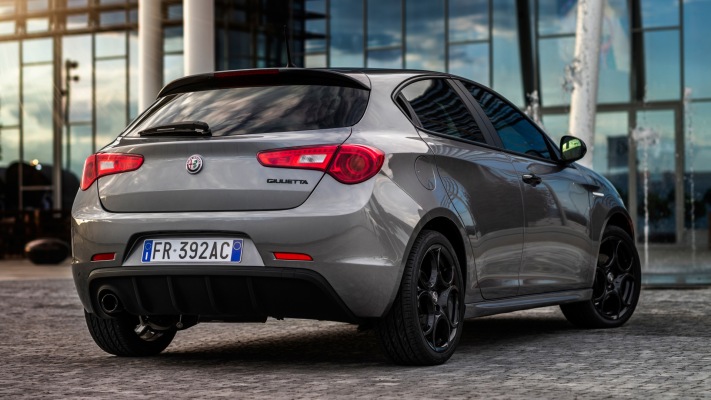 Alfa Romeo Giulietta B-Tech 2018. Desktop wallpaper