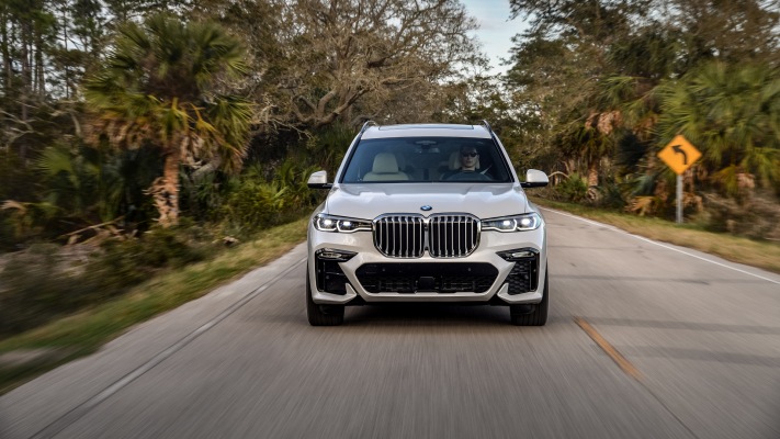BMW X7 xDrive50i 2019. Desktop wallpaper