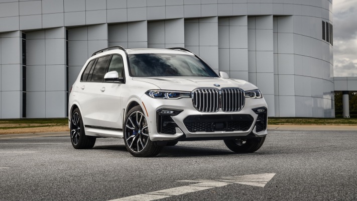 BMW X7 xDrive50i 2019. Desktop wallpaper