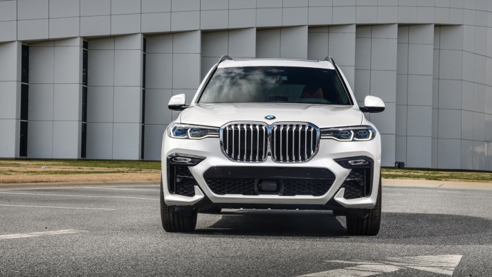 BMW X7 xDrive50i 2019. Desktop wallpaper