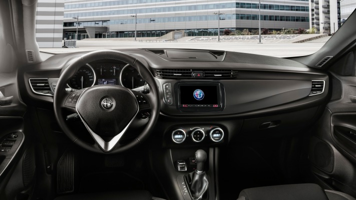 Alfa Romeo Giulietta Super 2019. Desktop wallpaper