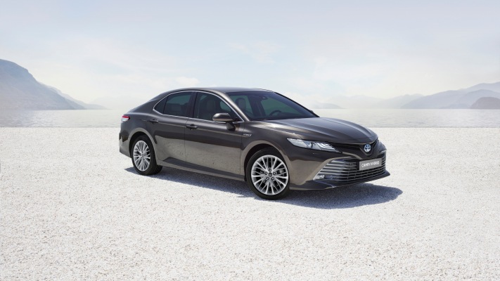 Toyota Camry Hybrid 2019. Desktop wallpaper