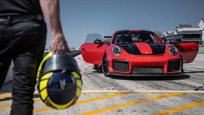 Porsche 911 GT2 RS 2019. Desktop wallpaper