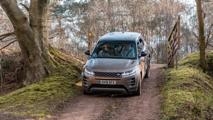 Land Rover Range Rover Evoque D240 SE R-Dynamic 2019. Desktop wallpaper