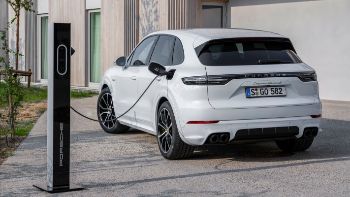 Porsche Cayenne Turbo S E-Hybrid 2020. Desktop wallpaper