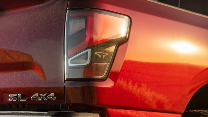 Nissan Titan SL 2020. Desktop wallpaper