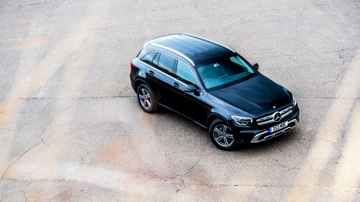 Mercedes-Benz GLC 220d 4MATIC UK Version 2019. Desktop wallpaper