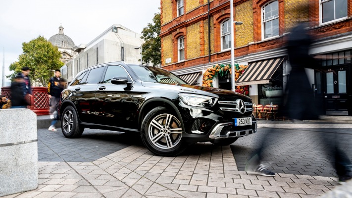 Mercedes-Benz GLC 220d 4MATIC UK Version 2019. Desktop wallpaper