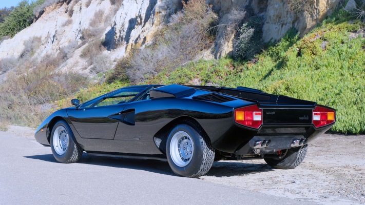 Lamborghini Countach LP 400 Periscopio 1975. Desktop wallpaper