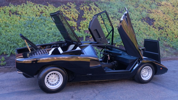 Lamborghini Countach LP 400 Periscopio 1975. Desktop wallpaper
