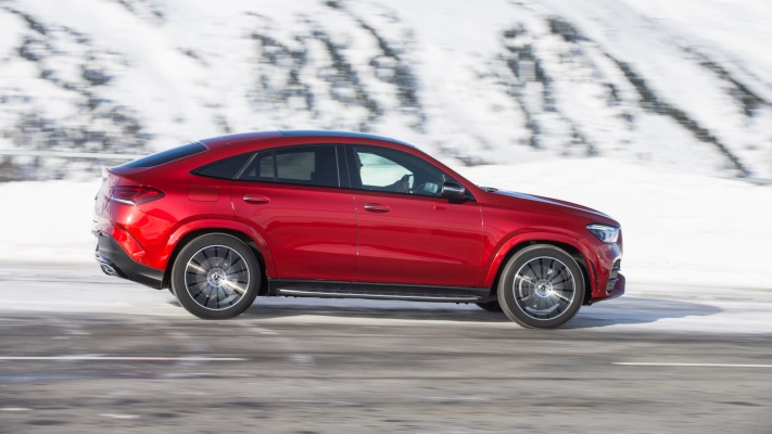 Mercedes-Benz GLE 400d 4MATIC Coupe 2020. Desktop wallpaper