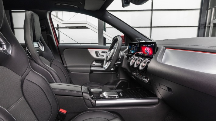 Mercedes-AMG GLA 35 4MATIC 2020. Desktop wallpaper