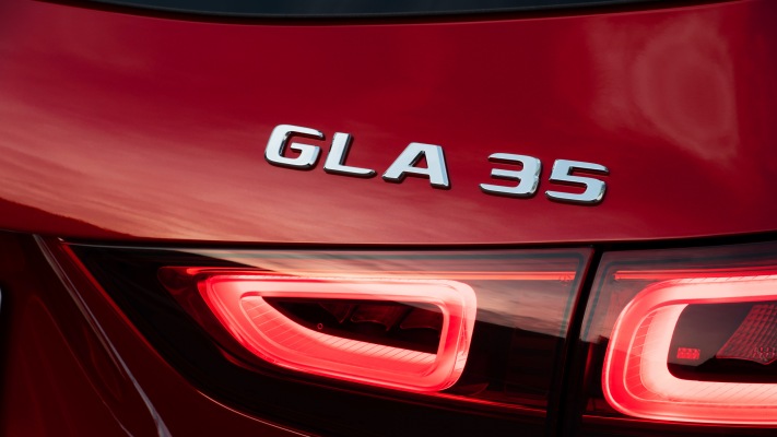 Mercedes-AMG GLA 35 4MATIC 2020. Desktop wallpaper