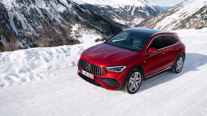 Mercedes-AMG GLA 35 4MATIC 2020. Desktop wallpaper