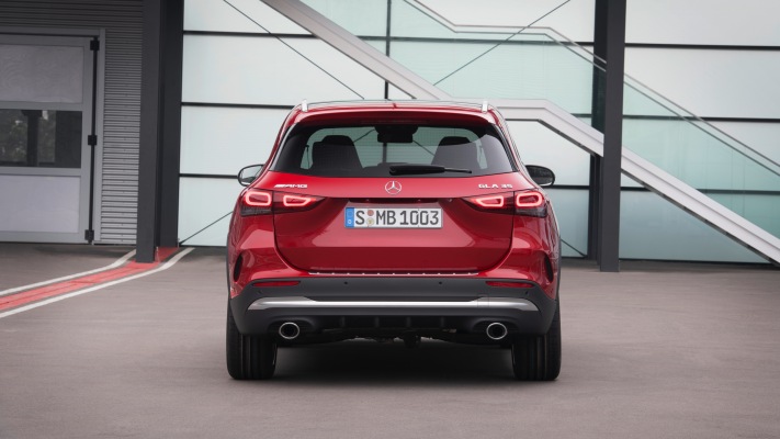 Mercedes-AMG GLA 35 4MATIC 2020. Desktop wallpaper