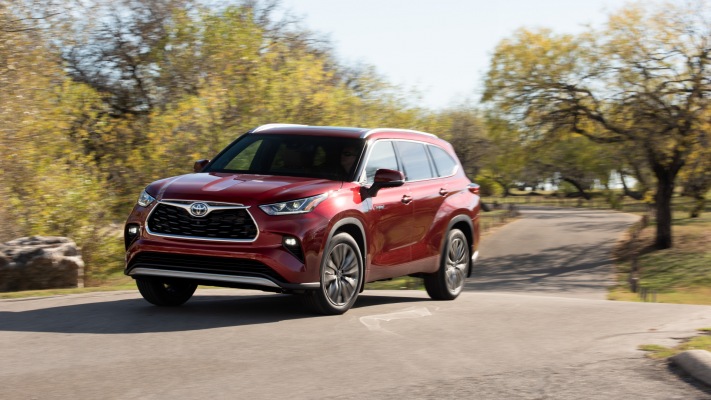 Toyota Highlander Hybrid Platinum 2020. Desktop wallpaper