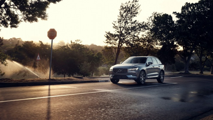 Volvo XC60 T8 AWD Recharge 2020. Desktop wallpaper