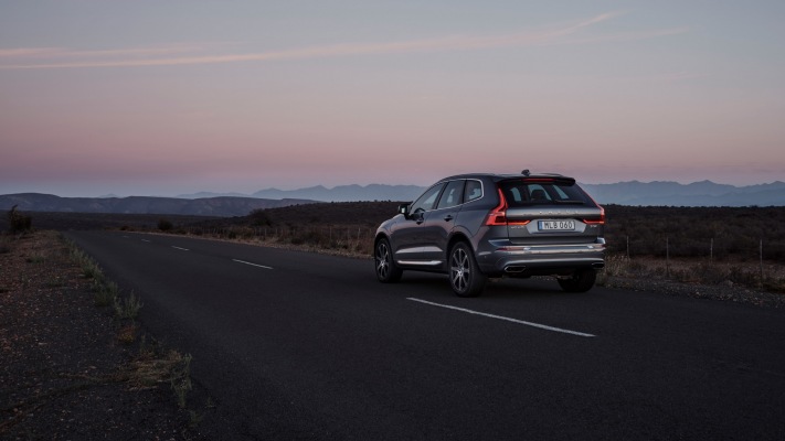 Volvo XC60 T8 AWD Recharge 2020. Desktop wallpaper