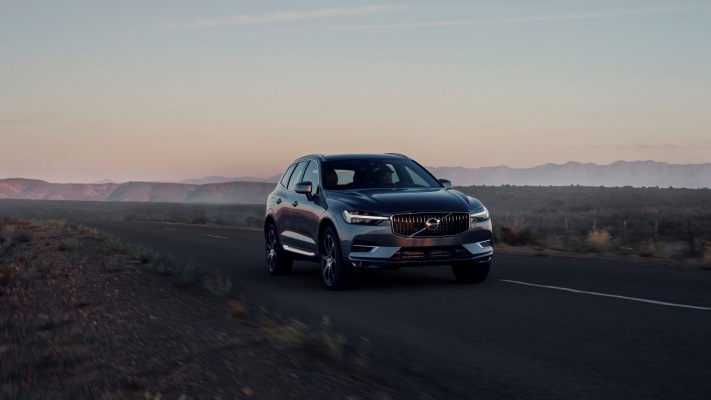 Volvo XC60 T8 AWD Recharge 2020. Desktop wallpaper