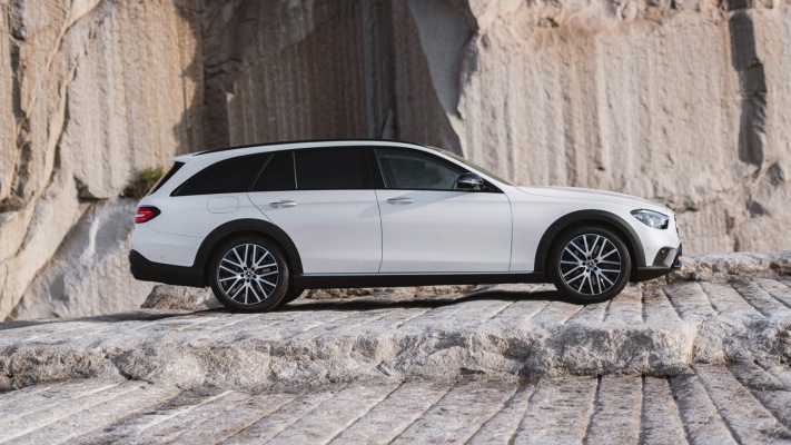 Mercedes-Benz E-Class All-Terrain 2020. Desktop wallpaper