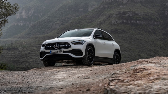 Mercedes-Benz GLA 250 4MATIC 2020. Desktop wallpaper