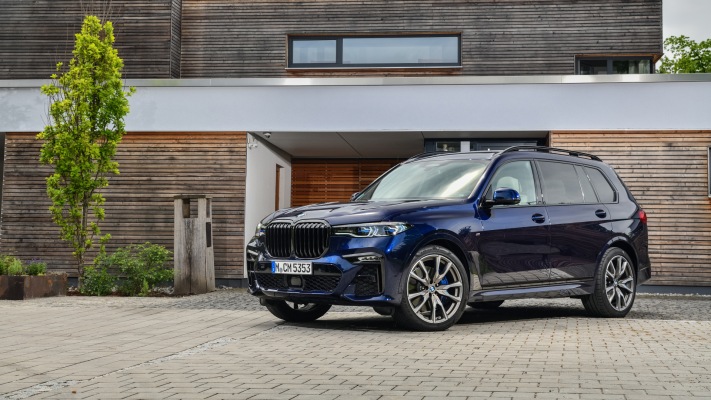 BMW X7 M50i 2020. Desktop wallpaper