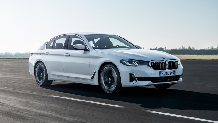 BMW 540i 2021. Desktop wallpaper