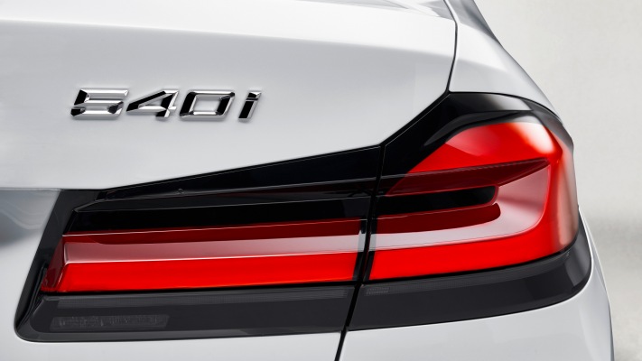 BMW 540i 2021. Desktop wallpaper