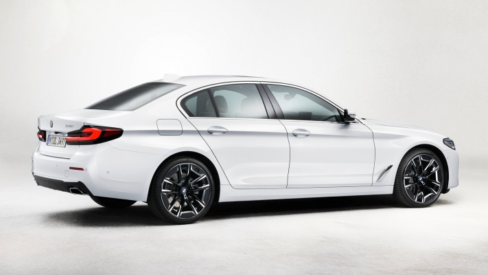 BMW 540i 2021. Desktop wallpaper