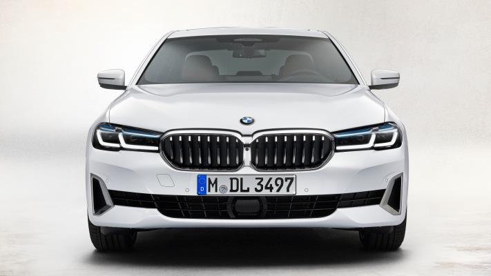 BMW 540i 2021. Desktop wallpaper