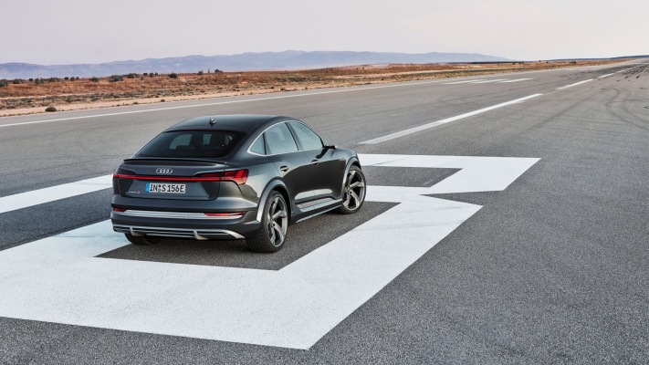 Audi e-tron S Sportback 2021. Desktop wallpaper