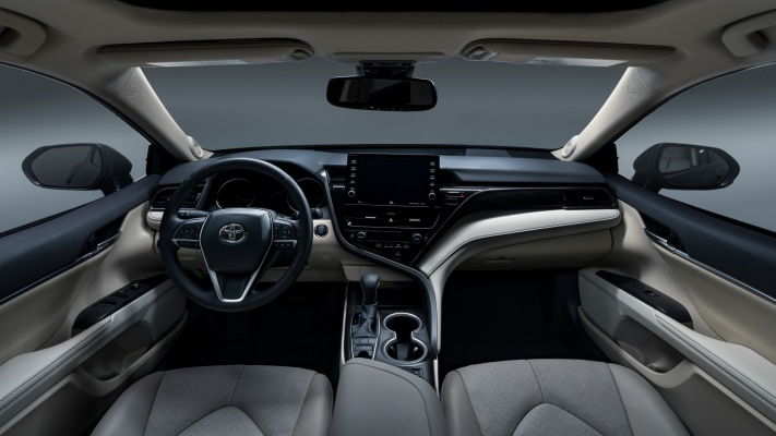 Toyota Camry XLE 2021. Desktop wallpaper