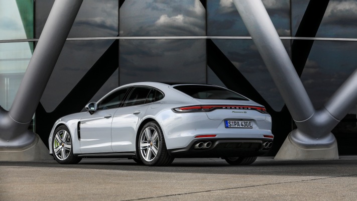 Porsche Panamera 4S E-Hybrid 2021. Desktop wallpaper