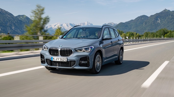 BMW X1 xDrive25e 2021. Desktop wallpaper