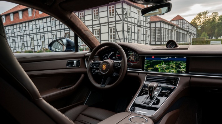 Porsche Panamera Turbo S Executive 2021. Desktop wallpaper