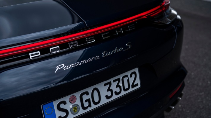 Porsche Panamera Turbo S Executive 2021. Desktop wallpaper