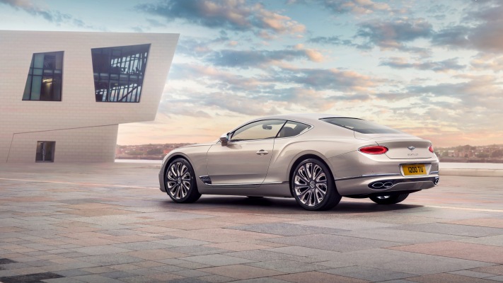 Bentley Continental GT Mulliner 2020. Desktop wallpaper