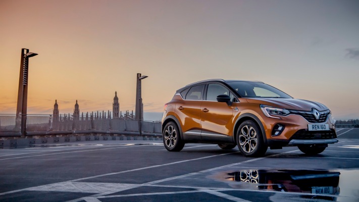 Renault Captur E-Tech Plug-in Hybrid UK Version 2021. Desktop wallpaper