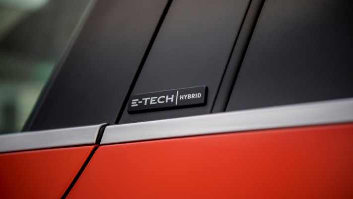 Renault Clio E-Tech Hybrid UK Version 2021. Desktop wallpaper