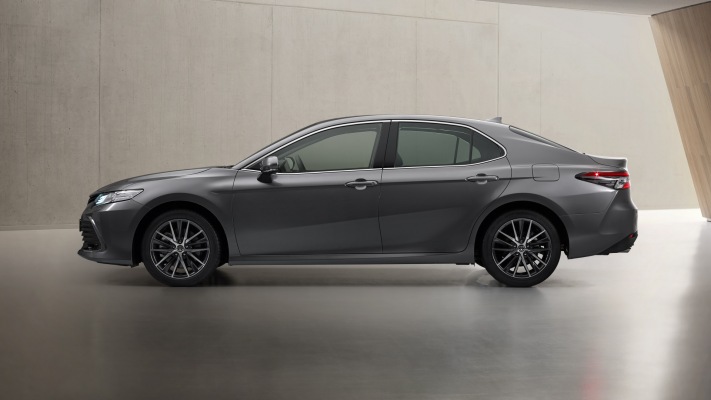 Toyota Camry 2021. Desktop wallpaper