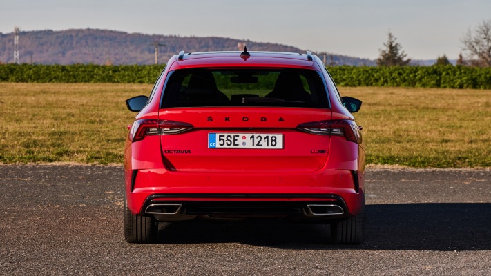 Skoda Octavia vRS Combi 2021. Desktop wallpaper