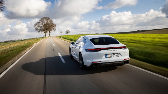 Porsche Panamera Turbo S E-Hybrid 2021. Desktop wallpaper