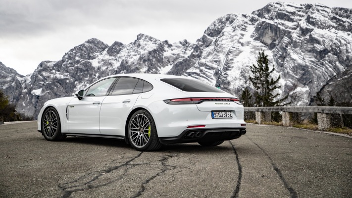 Porsche Panamera Turbo S E-Hybrid 2021. Desktop wallpaper