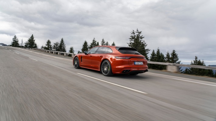 Porsche Panamera 4 E-Hybrid Sport Turismo 2021. Desktop wallpaper