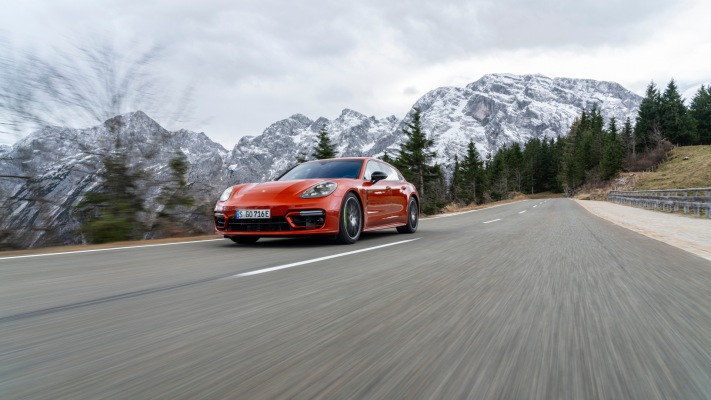 Porsche Panamera 4 E-Hybrid Sport Turismo 2021. Desktop wallpaper